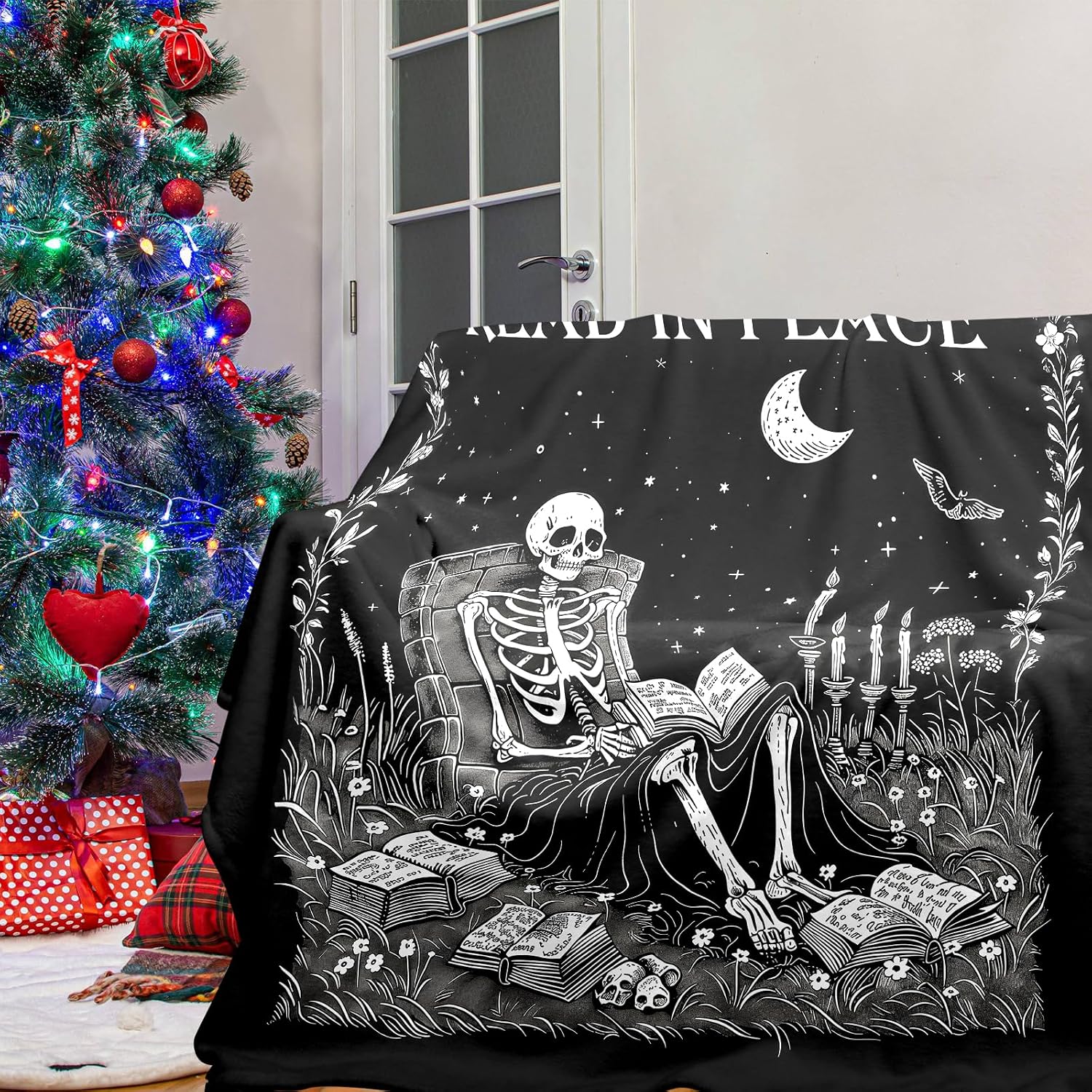 Gothic Ghost Reading Book Blan - đánh giá và giá Christmas Throw Blanket